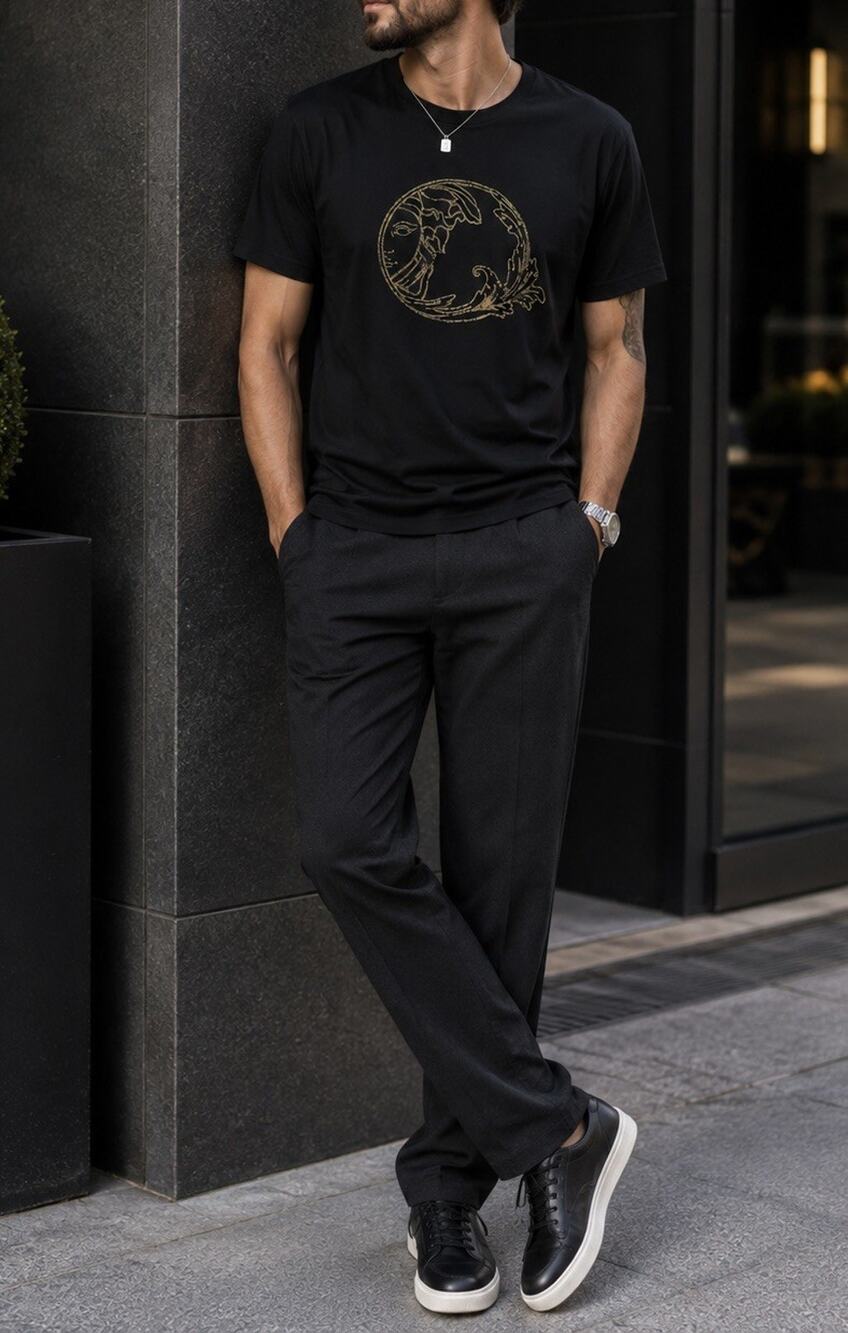 NWOT Versace Collection Men’s XL Black Medusa Graphic Logo T-Shirt Authenticated